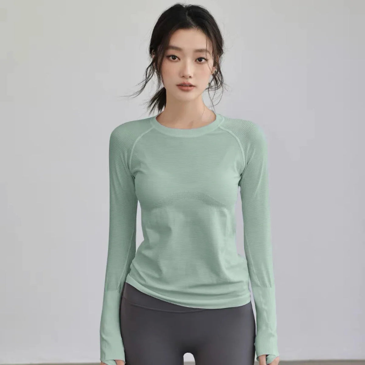 Women's Slim Fit Long Sleeve Yoga Sports Top Breathable Stretch Seamless Pilates Training T-Shirt Fitness Running Shirt T-shirt